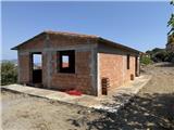Rif. 011 &#8211; Cemento armato di casa indipendente vista mare con circostante terreno di propriet&#224; esclusiva

