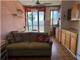 Ref. 008 &#8211; Sunny one-bedroom apartment on top floor with beautiful sea view.