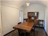 Ref. 012 – Spacious, sunny house with panoramic terrace, storage rooms and private land in front.