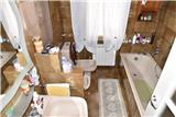 Ref. 052 – Spacious Renovated Apartment with Two Bathrooms