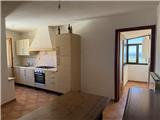 Ref. 018 – Sunny three-room flat in a traditional village house with stunning views over the valley and the sea.