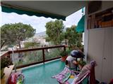 Ref. 050 - Elegant flat with sea view balconies. Covered parking space and cellar.