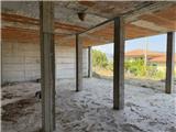 Rif. 011 &#8211; Cemento armato di casa indipendente vista mare con circostante terreno di propriet&#224; esclusiva


