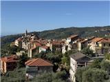 Rif. 016 &#8211; Soleggiato bilocale con splendida vista sul borgo e sulla vallata fino al mare.