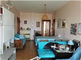 Rif. 076 - Trilocale con cantina e vista mare