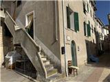 Ref. 014 – Sunny two-room flat in excellent condition with no service charges.