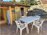 Rif. 023 &#8211; Casa di paese su tre piani con terrazza vista mare.