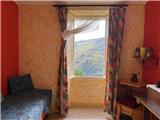 Ref. 014 – Sunny two-room flat in excellent condition with no service charges.