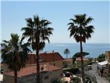 Ref. 008 &#8211; Sunny one-bedroom apartment on top floor with beautiful sea view.