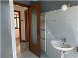 Ref. 018 – Sunny three-room flat in a traditional village house with stunning views over the valley and the sea.