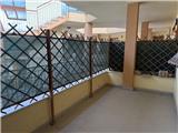 Rif. 004 – Soleggiato bilocale in ultimo piano con terrazza vivibile e splendida vista mare