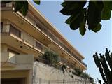 Ref. 008 &#8211; Sunny one-bedroom apartment on top floor with beautiful sea view.