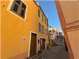 Rif. 023 &#8211; Casa di paese su tre piani con terrazza vista mare.