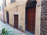 Ref. 045 - Renovated apartment in the historic center with two cellars of property