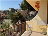 Ref. 008 &#8211; Sunny one-bedroom apartment on top floor with beautiful sea view.
