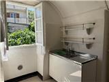 Rif. 012 &#8211; Soleggiata casa di ampia metratura con terrazza vista panoramica, depositi e terreno antistante di propriet&#224;.