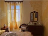 Ref. 014 – Sunny two-room flat in excellent condition with no service charges.
