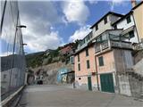 Ref. 014 – Sunny two-room flat in excellent condition with no service charges.