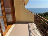 Ref. 008 &#8211; Sunny one-bedroom apartment on top floor with beautiful sea view.