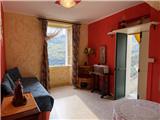 Ref. 014 – Sunny two-room flat in excellent condition with no service charges.