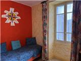 Ref. 014 – Sunny two-room flat in excellent condition with no service charges.