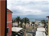 Studio and one-bedroom apartment 20 meters from the beach
