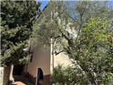Ref. 018 – Sunny three-room flat in a traditional village house with stunning views over the valley and the sea.
