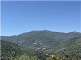 Ref. 018 – Sunny three-room flat in a traditional village house with stunning views over the valley and the sea.