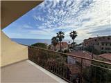 Rif. 004 – Soleggiato bilocale in ultimo piano con terrazza vivibile e splendida vista mare