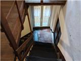 Ref. 048 - Typical village house on several floors with double entrance.