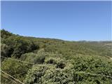 Ref. 012 – Spacious, sunny house with panoramic terrace, storage rooms and private land in front.