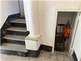 Ref. 012 – Spacious, sunny house with panoramic terrace, storage rooms and private land in front.