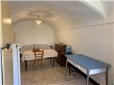 Ref. 012 – Spacious, sunny house with panoramic terrace, storage rooms and private land in front.