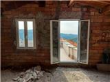 Rif. 017 &#8211; Casa da ristrutturare con terrazza panoramica e vista mare