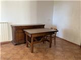 Ref. 018 – Sunny three-room flat in a traditional village house with stunning views over the valley and the sea.