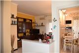 Ref. 052 – Spacious Renovated Apartment with Two Bathrooms