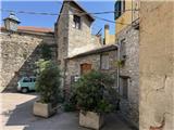 Rif. 013 &#8211; Tipica casa di paese di ampia superficie con loggia