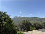 Rif. 012 &#8211; Soleggiata casa di ampia metratura con terrazza vista panoramica, depositi e terreno antistante di propriet&#224;.
