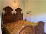 Ref. 012 – Spacious, sunny house with panoramic terrace, storage rooms and private land in front.
