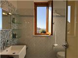 Rif. 016 &#8211; Soleggiato bilocale con splendida vista sul borgo e sulla vallata fino al mare.