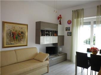 Ref. 072 - Two-room apartment with separate renovated kitchen