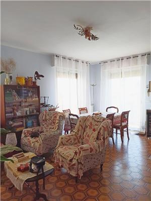 Ref. 073 – Apartment with three bedrooms and two bathrooms