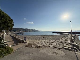 Rif. 002 – Splendido monolocale in contesto residenziale sul mare