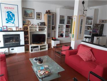 Ref. 074 Large two-family Villa with garden