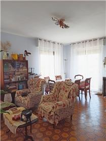 Rif. 073 -  Apartamento con tre camere e due bagni