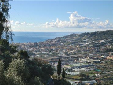 Rif.062 - Villa con uliveto e vista mare