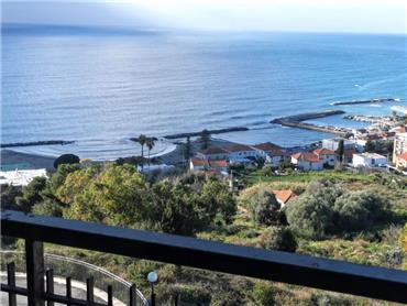 Ref. 053 Studio with cellar and sea view