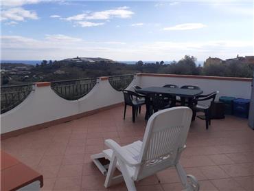 Ref. 65 Renovated Independent House with Sea View
