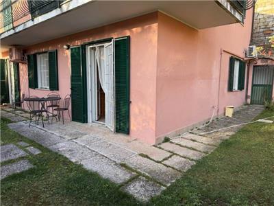 Ref. 001 – Three-room apartment with garden and private parking space.