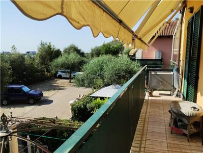 Rif. 009 – Grazioso e soleggiato bilocale con balcone e vista aperta sulla vallata.